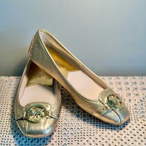 Michael Kors Metallic Gold Leather Fulton Flat Size 8